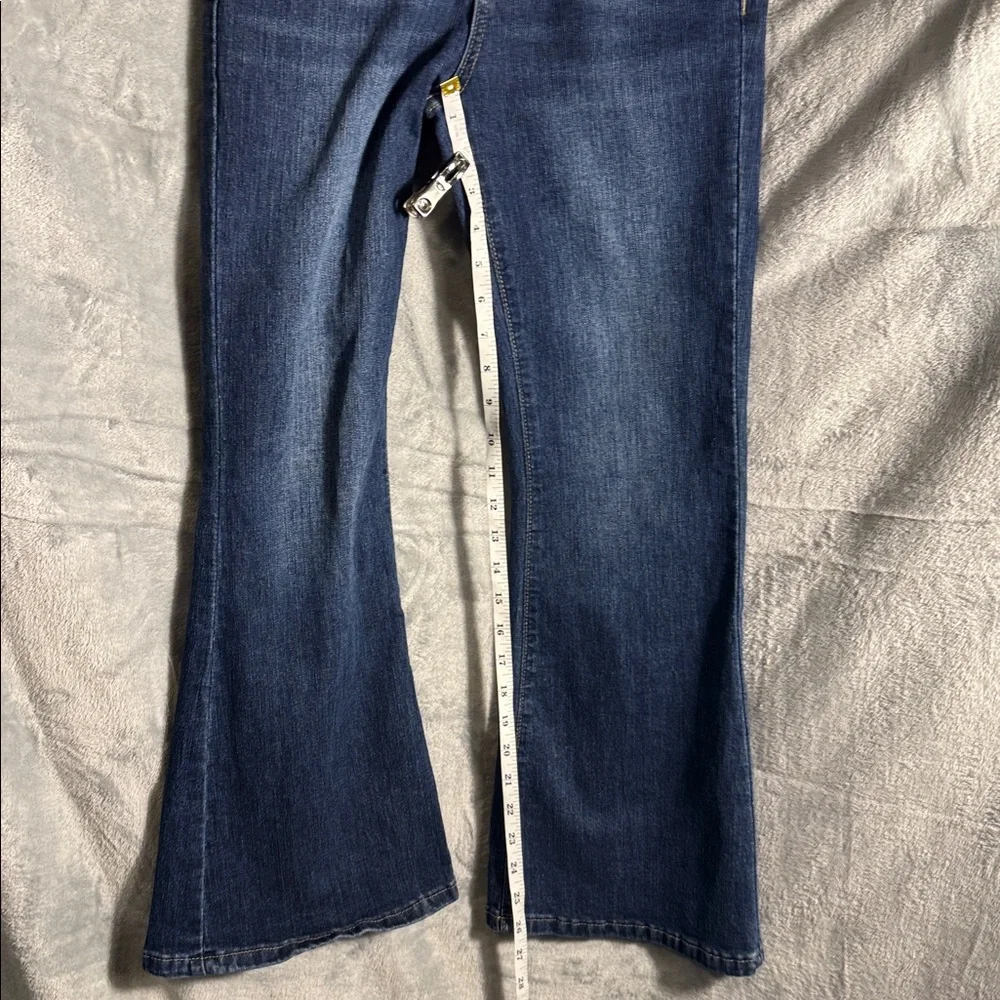 Molly Bracken Blue Flare Jeans women’s size 27 flare 7/8 length‎ medium wash